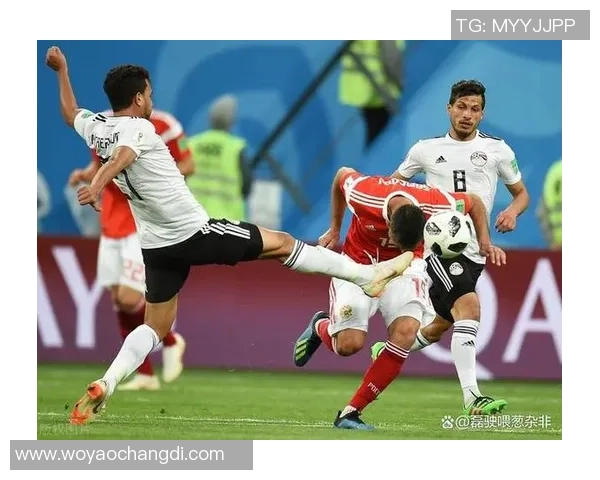 杯子球星足球大赛：激烈对抗与技术碰撞的完美融合