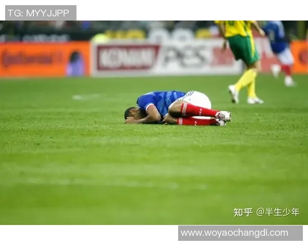 足球球星独特绑绷带习惯背后的心理暗示与竞技表现解析